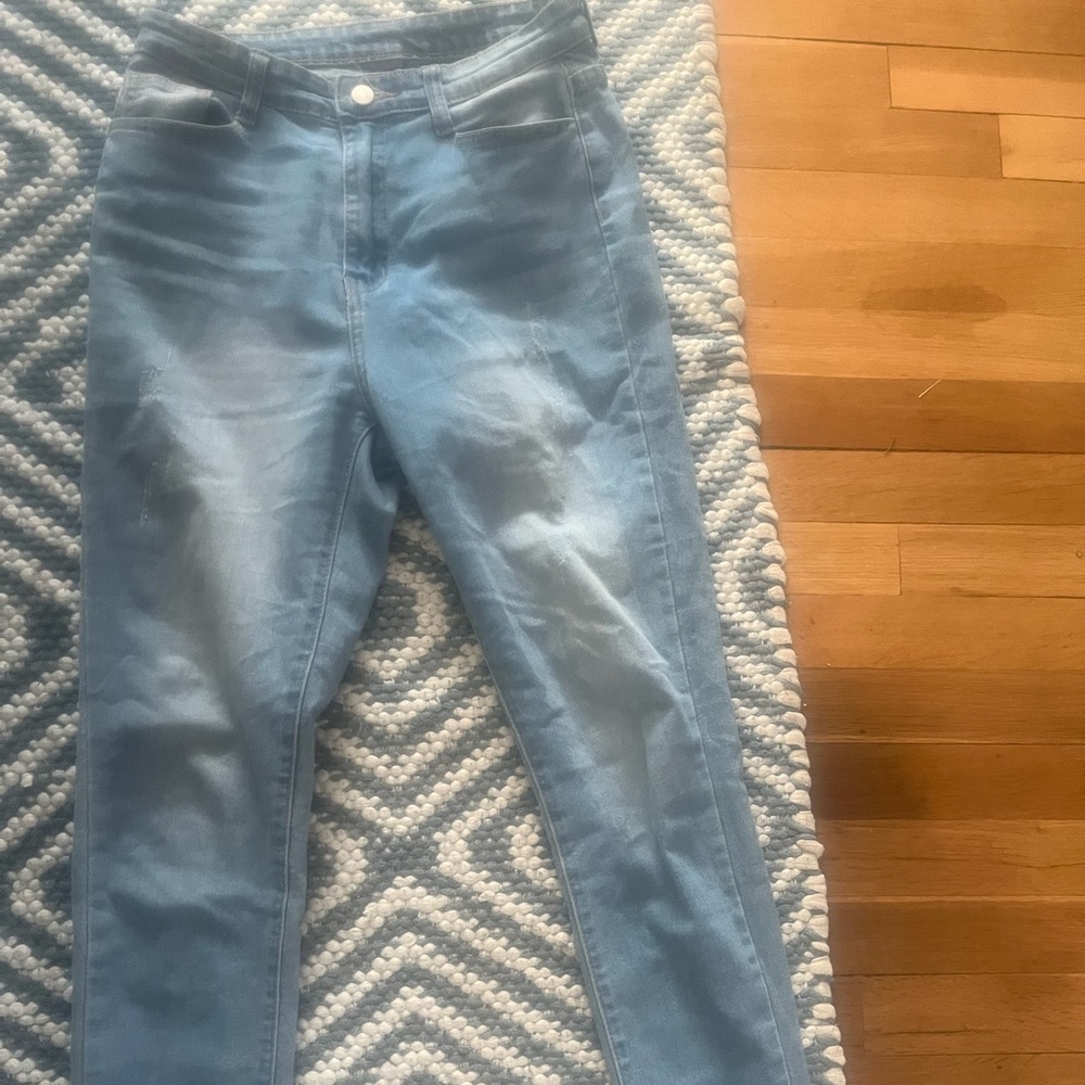 SOLD | stretchy skinny jeans